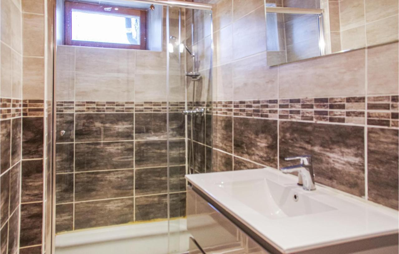 3 Bedroom Beautiful Home In Cheylade Екстериор снимка